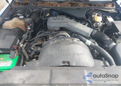 1995 Lincoln Town Car Signature/Spinnaker z USA, uszkodzony, nr VIN 1LNLM82W7SY684577